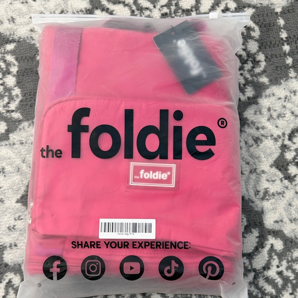 Foldie Pink Garment Bag